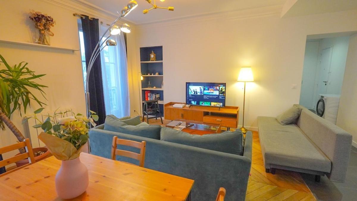 6 Chic Spacious Flat Moulin Rouge Paris